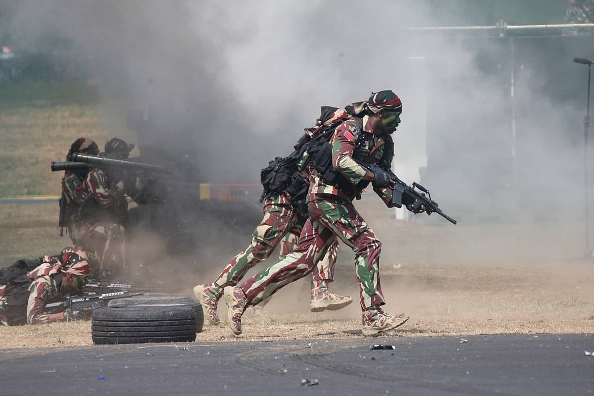 Gelar Pasukan Operasional dan Kehormatan Militer