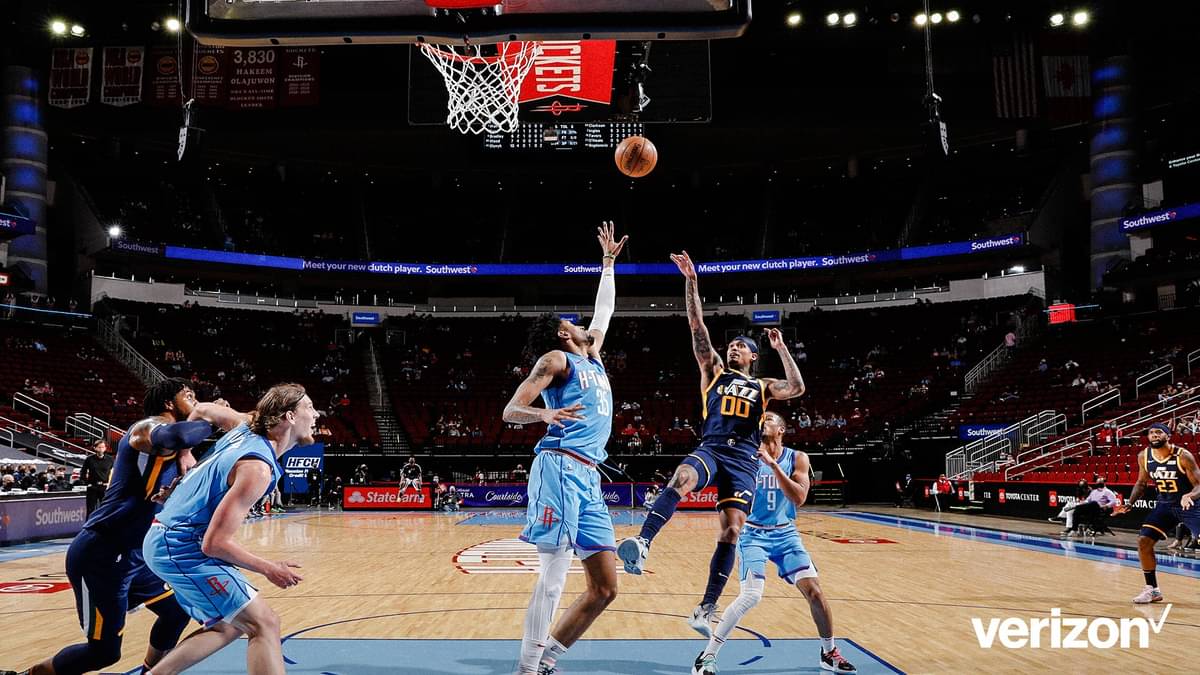 Ingles dan Clarkson Antar Jazz Hempaskan Rockets
