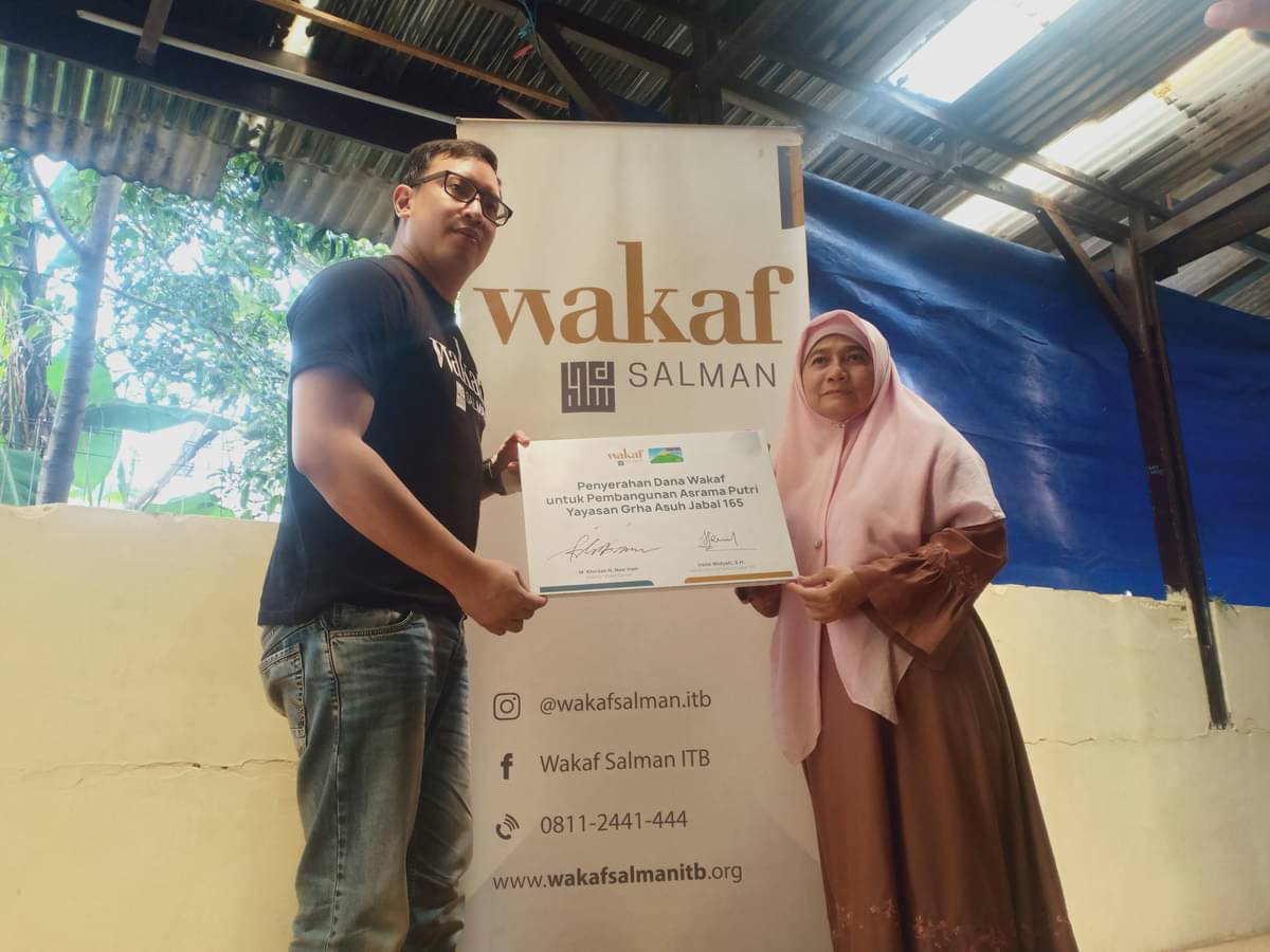 Wakaf Salman terus menebar bantuan, juga selama Ramadan
