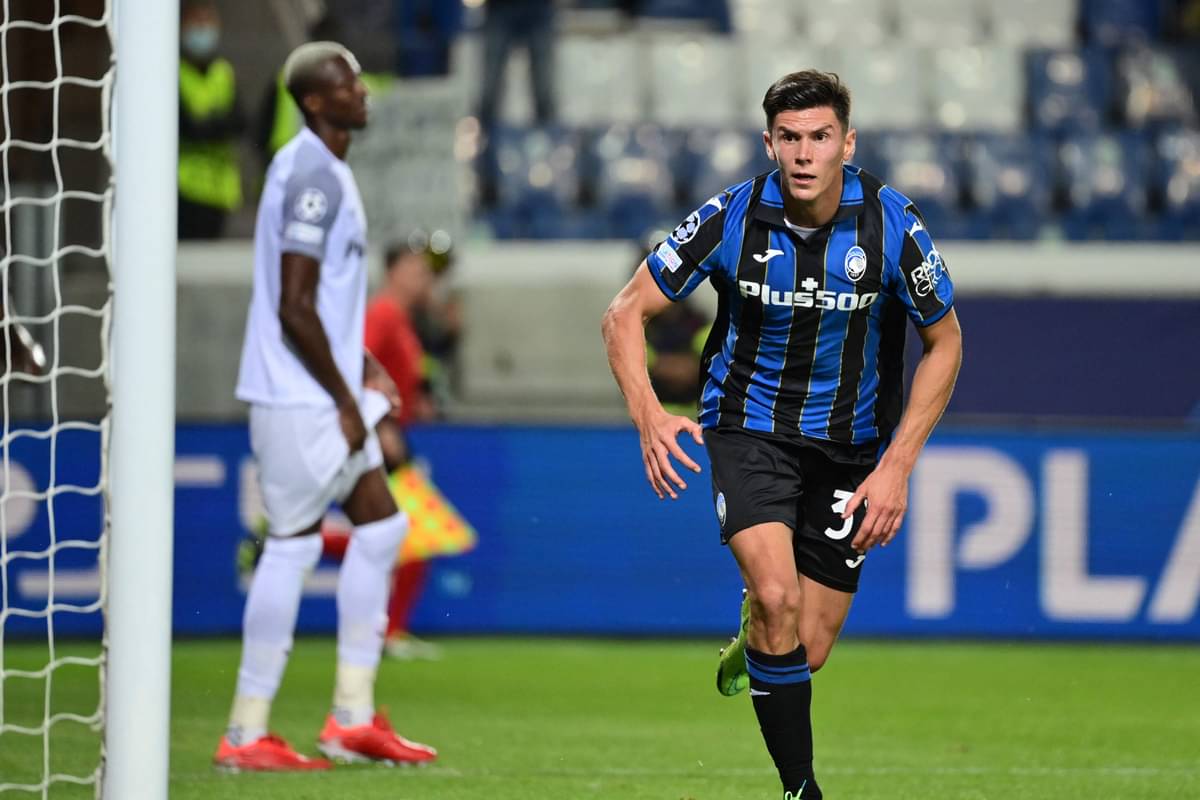 Gelandang Atalanta Matteo Pessina melakukan selebrasi usai mencetak gol ke gawang Young Boys di laga Liga Champions.