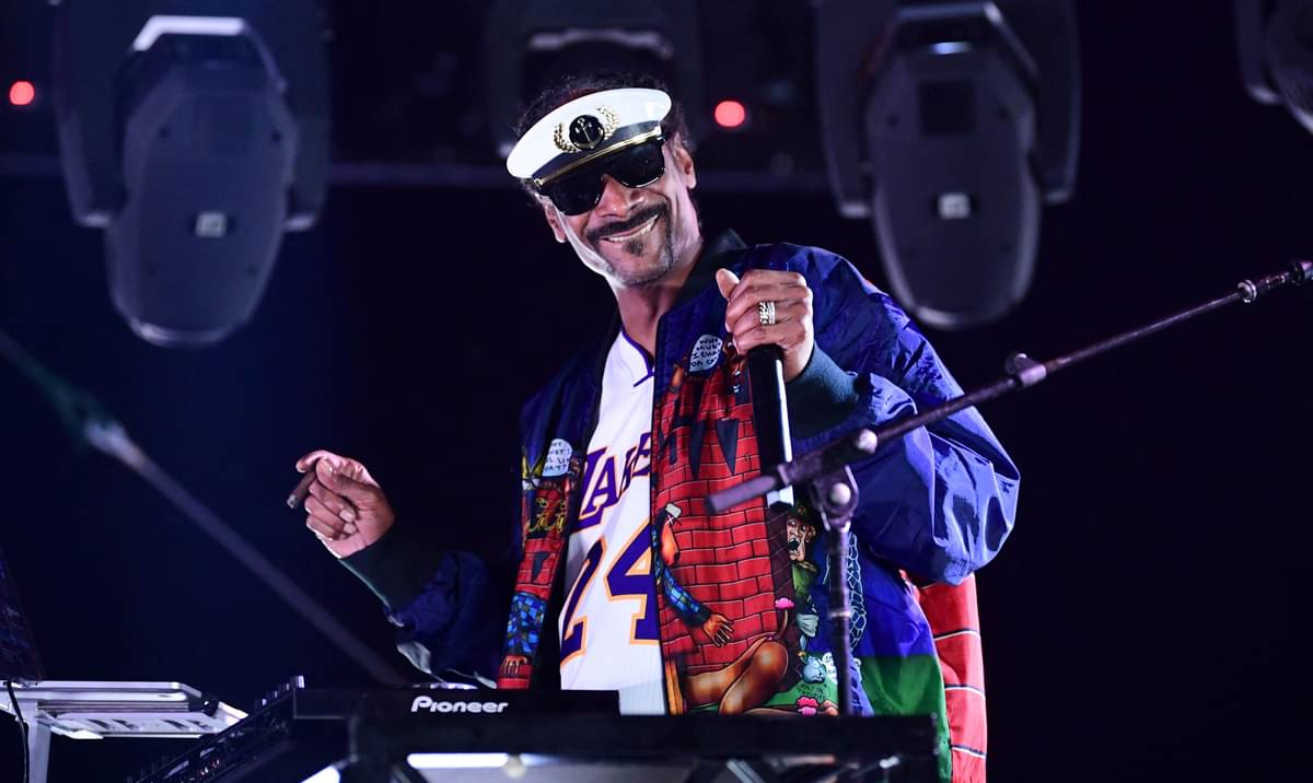 Snoop Dogg Beri Sinyal akan Berkolaborasi dengan Eminem