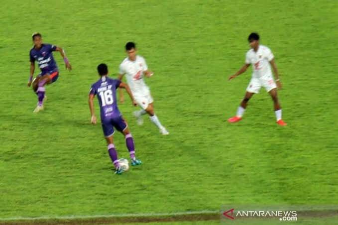 PSM Sikat Persita 3-0