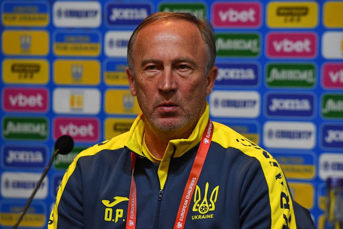 Pelatih timnas Ukraina Oleksandr Petrakov