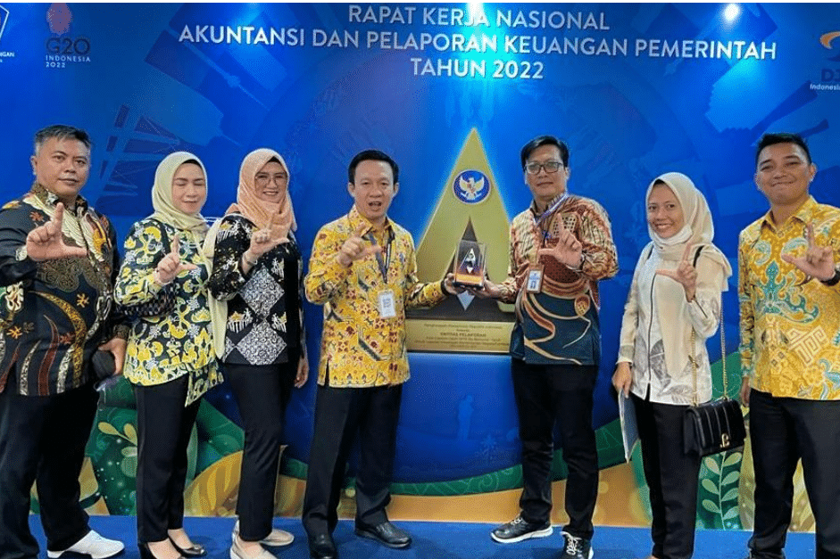 Gubernur Lampung Arinal Djunaidi menerima penghargaan dari Kementerian Keuangan.