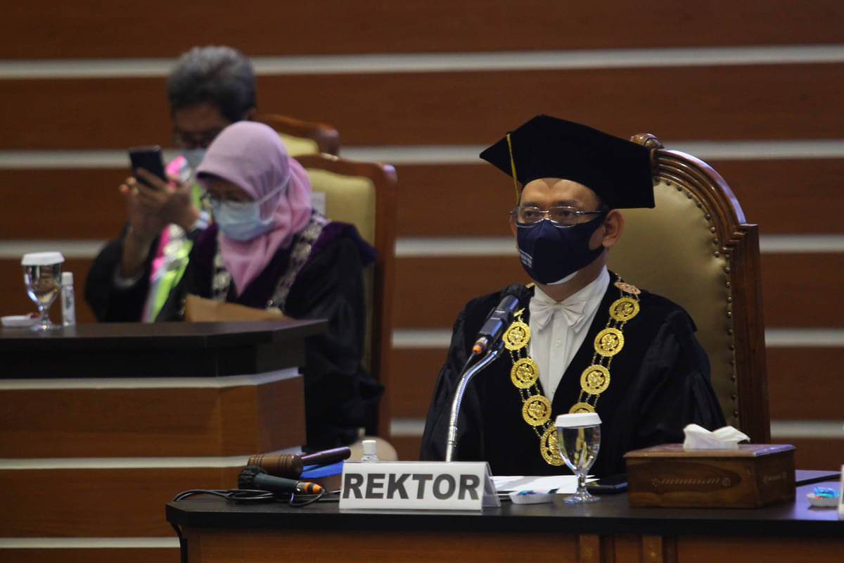 Rektor Universitas Airlangga (Unair) Prof. Mohammad Nasih