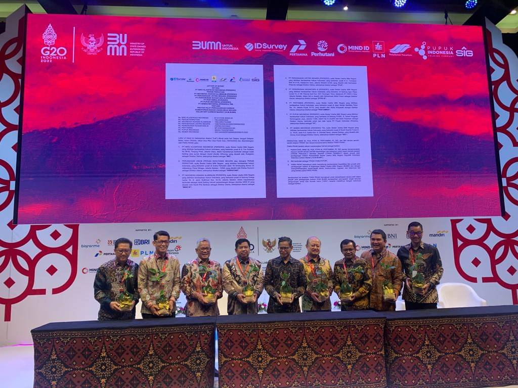 Acara penandatanganan Letter of Intent (LoI) tentang Proyek Pilot Perdagangan Karbon Kementerian BUMN di Bali Nusa Dua Convention Center.