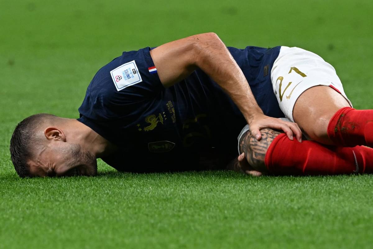 Bek timnas Prancis Lucas Hernandez mengalami cedera di laga Piala Dunia 2022 melawan Australia.