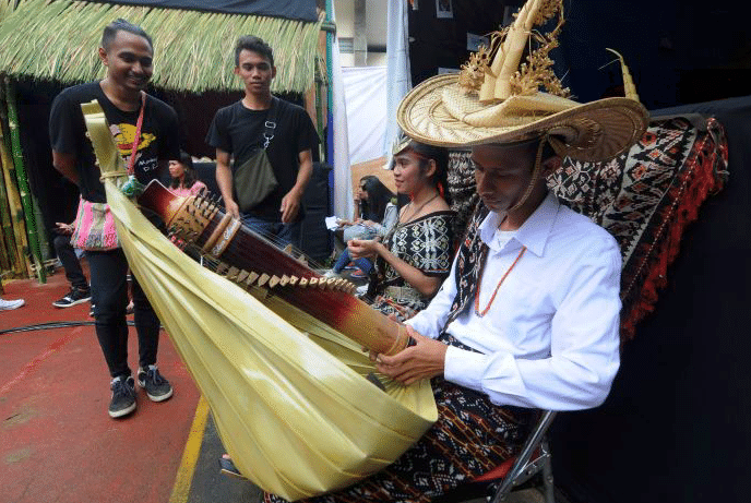 Alat musik sasando.