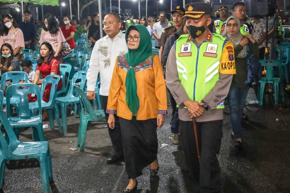 Pastikan Perayaan Natal Aman, Wali Kota Pematang Siantar Susanti Dewayani dan Forkopimda tinjau pengamanan Gereja di Malam Natal, Minggu (25