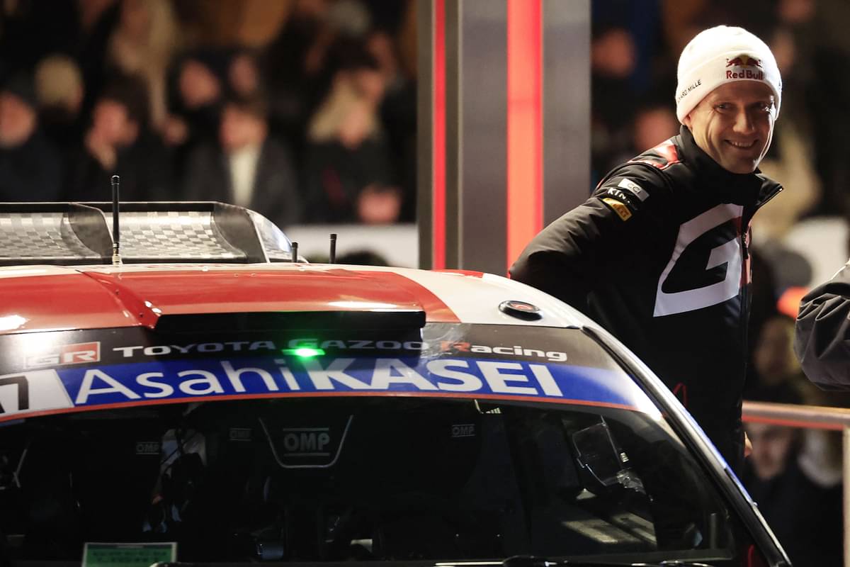 Pembalap Toyota Sebastien Ogier saat akan melakukan start di Reli Monte Carlo.