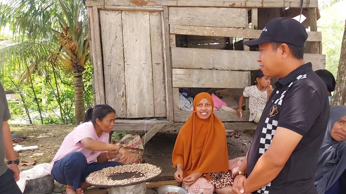 Burhan Zainuddin Ajak Optimalkan Kacang Mete Buton Tengah