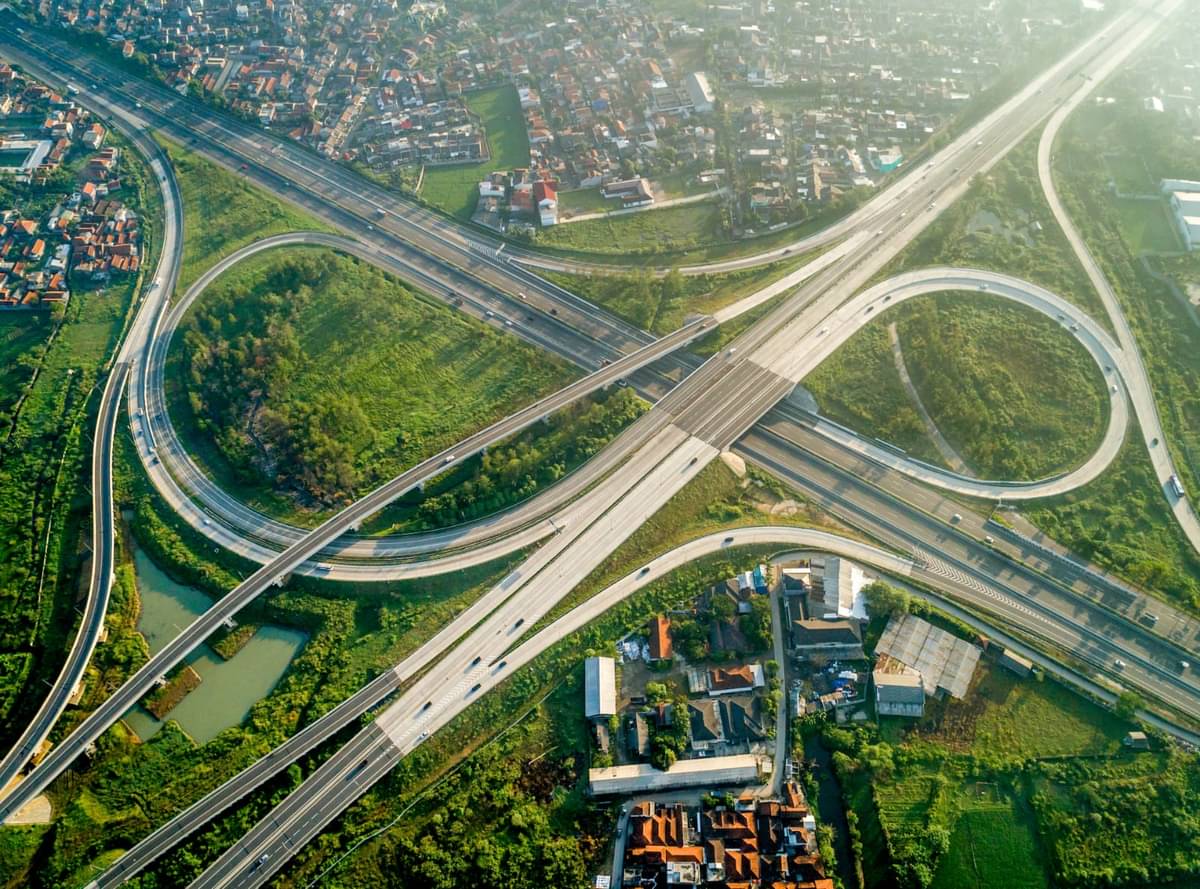 Jalan tol yang mendukung kawasan hunian Astra Land Indonesia di Cikupa, Tangerang, Banten.