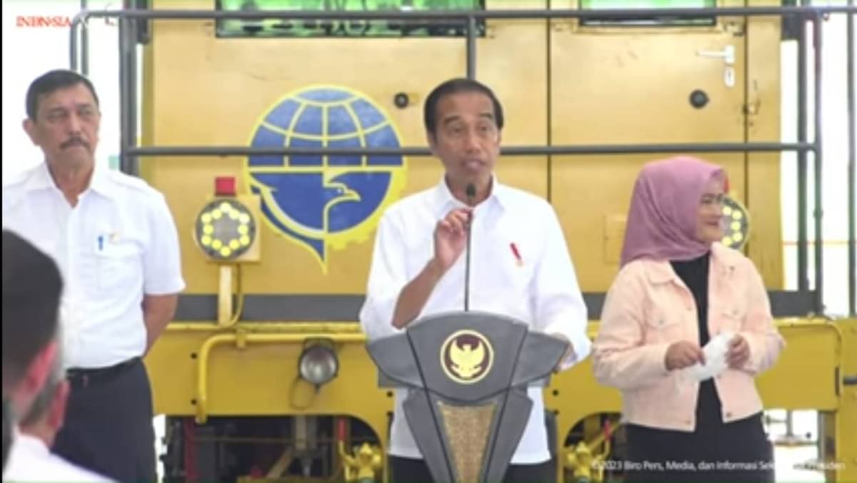 Presiden Republik Indonesia Joko Widodo (Jokowi), Rabu (29/3) meresmikan jalur KA Trans Sulawesi
