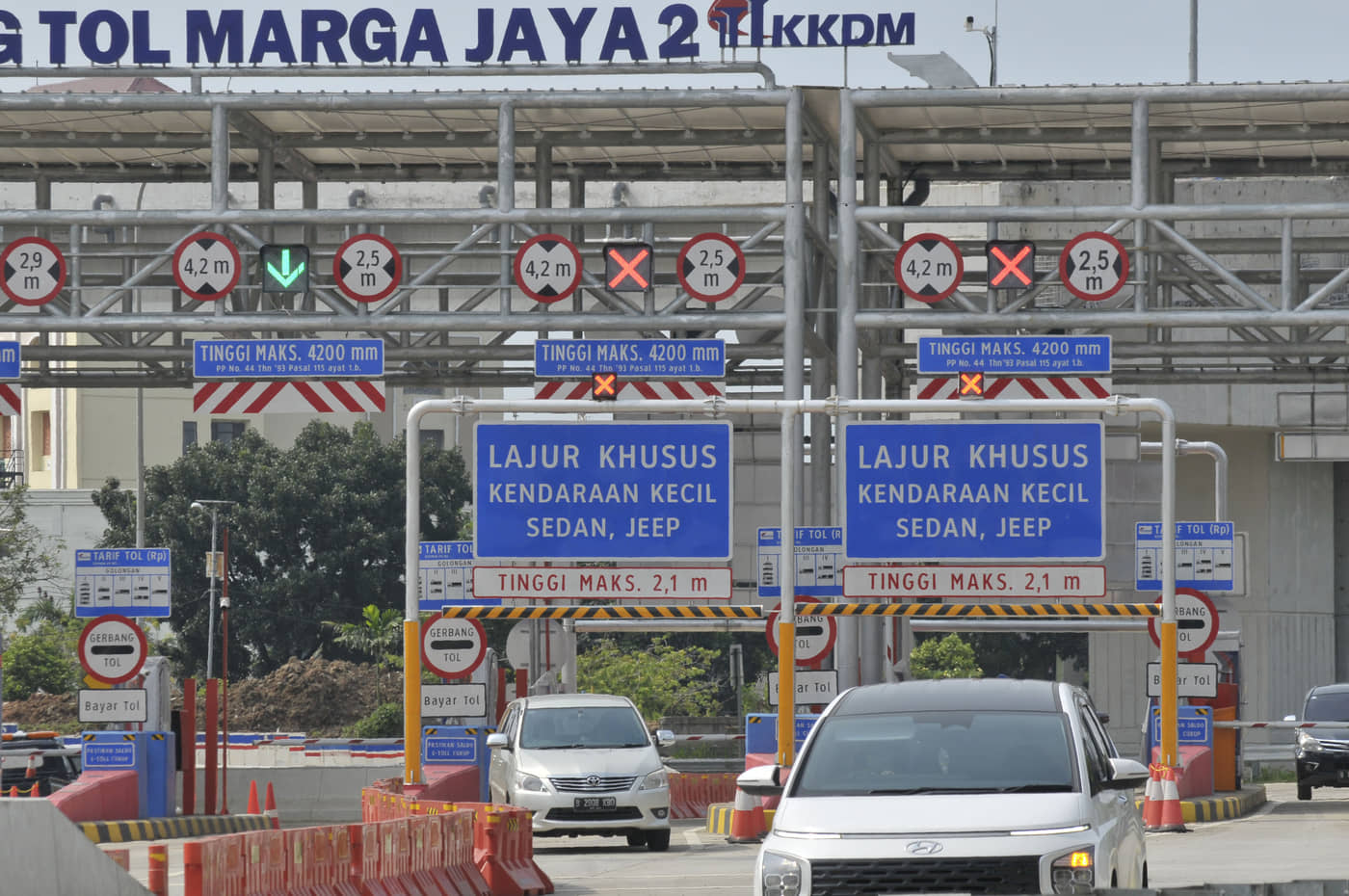 Cover image for Tarif Tol Becakayu Terbaru 2025: Rincian Lengkap Kenaikan per Zona dan Golongan Kendaraan