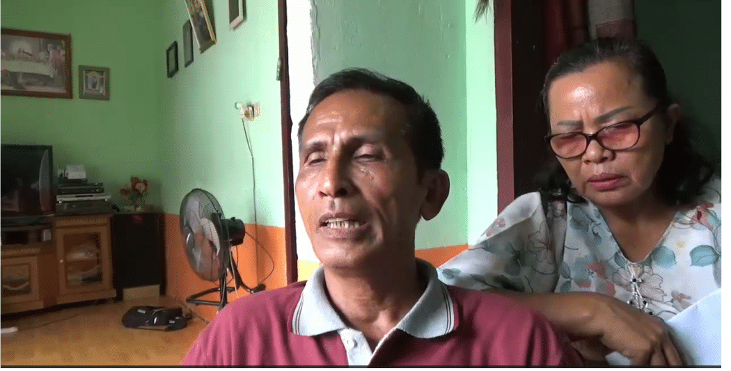 Ayah mendiang Brigadir J, Samuel Hutabarat dan istri.