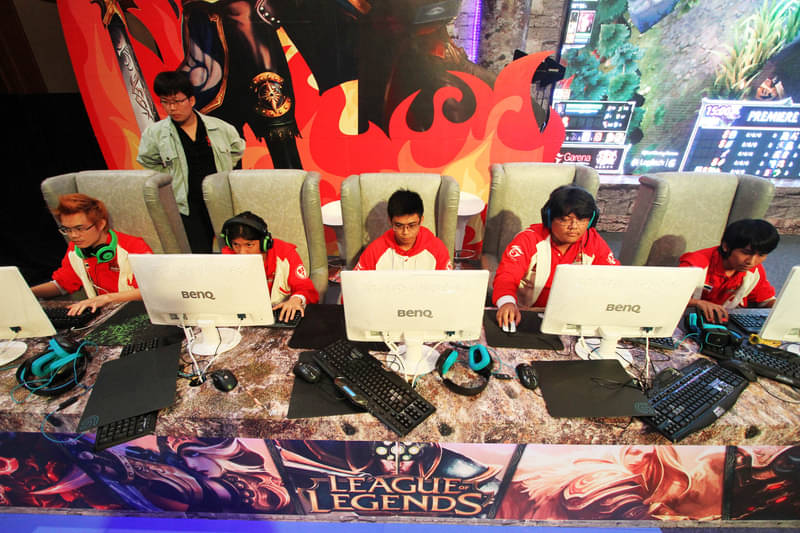 Ilustrasi para gamer Indonesia