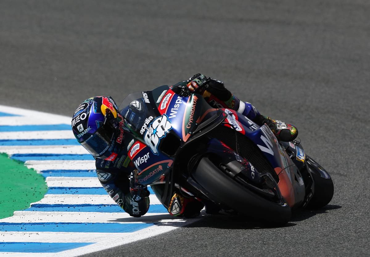 Pembalap tim RNF Aprilia Miguel Oliveira