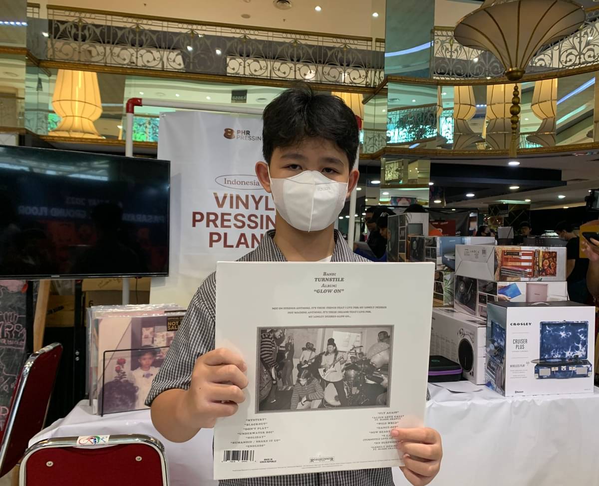 Alif Zuhair, bocah SD penggemar vinyl. 