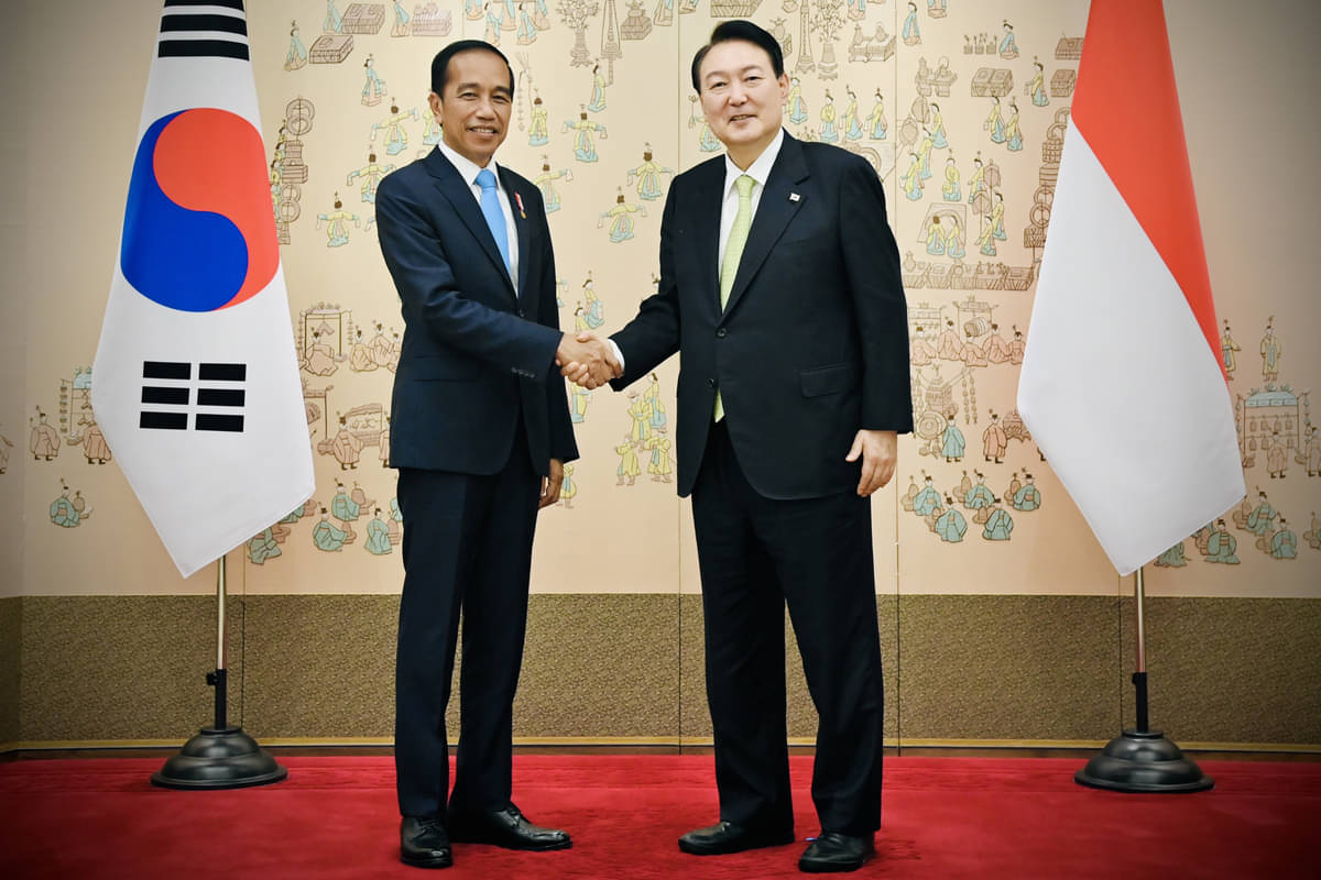 Bertemu Presiden Yoon, Jokowi Tekankan Kembali Realisasi Kerja sama Perusahaan Korea