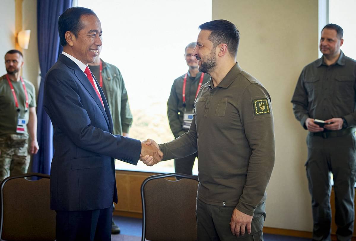 Presiden Joko Widodo bertemu dengan Presiden Ukraina Volodymyr Zelenzky di KTT G7, Jepang.
