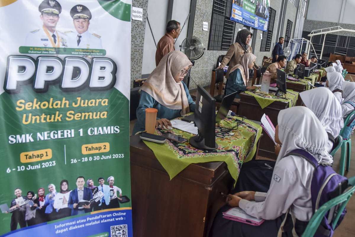 Pelaksanaan PPDB Tahap I di SMK Negeri 1 Ciamis, Kabupaten Ciamis, Jawa Barat, Selasa (6/6/2023).
