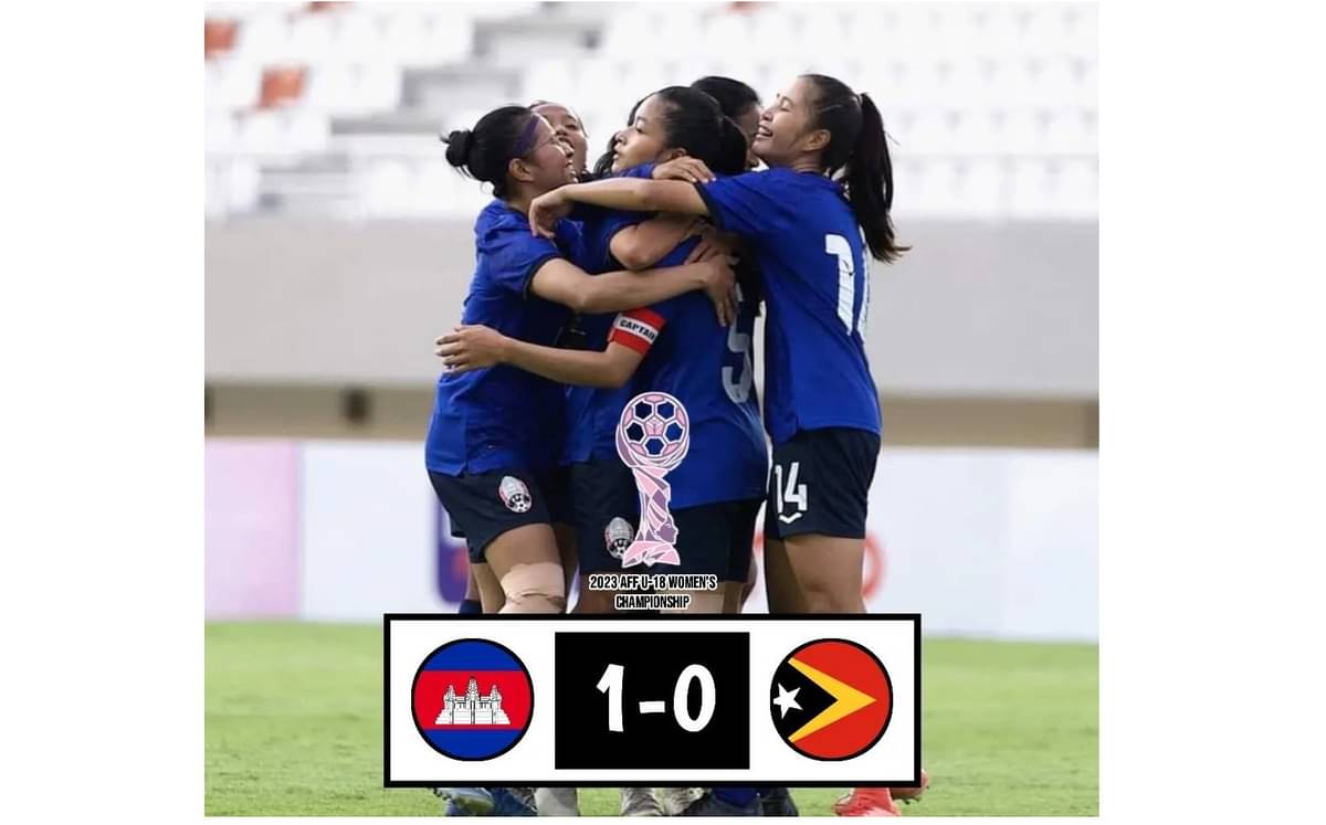 Selebrasi tim Kamboja usai menang 1-0 dari Timor Leste, pada penyisihan Grup A Piala AFF U-19 Putri 2023, Jumat (7/7). 