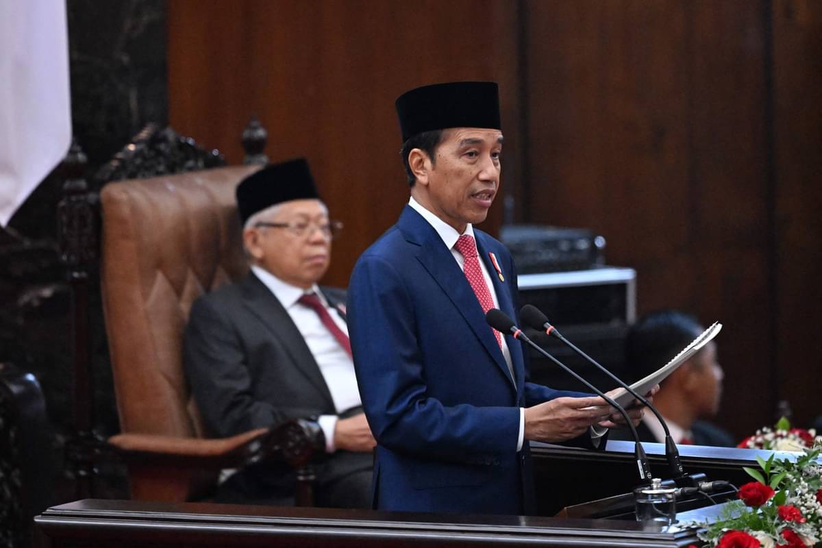 Presiden Joko Widodo saat menyampaikan RUU APBN 2024 dan nota keuangan di Gedung DPR, Jakarta, Rabu (16/8).