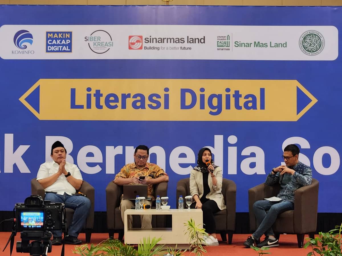 Sinar Mas Land bersama Kementerian Komunikasi dan Informasi menginisiasi pelatihan Literasi Digital Bijak Bermedia Sosial.
