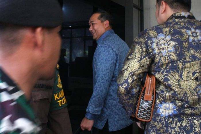 Mantan Mendag M Lutfi memenuhi panggilan Kejaksaan Agung terkait kasus korupsi persetujuan ekspor minyak sawit mentah dan produk turunannya.
