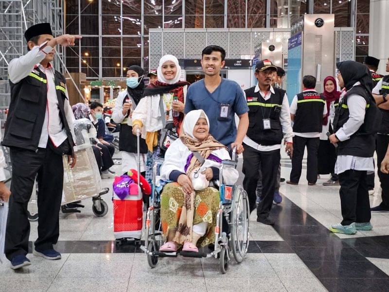 Para jemaah dari Kloter 88 Embarkasi Surabaya, kloter terakhir yang dipulangkan dari Arab Saudi ke Indonesia
