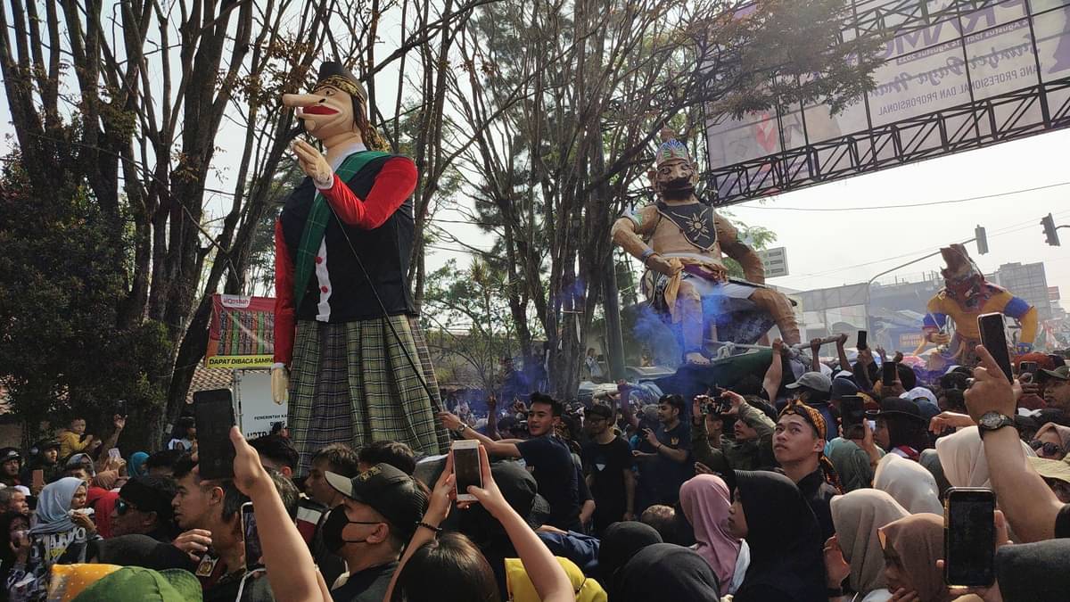 Karnaval HUT Kemerdekaan di Lembang Berlangsung Meriah  