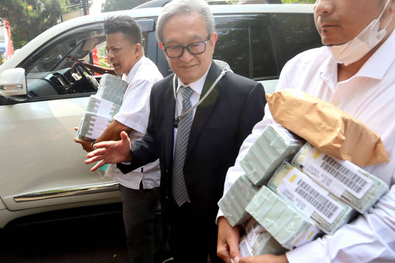 Status Uang Rp27 Miliar, Kejagung Bakal Konfrontasi Maqdir Hingga Irwan Hermawan