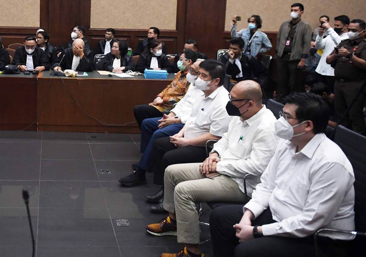 Lima terdakwa kasus ekspor CPO mentah mendengar putusan di Pengadilan Tindak Pidana Korupsi, Jakarta, Rabu (4/1/2023).