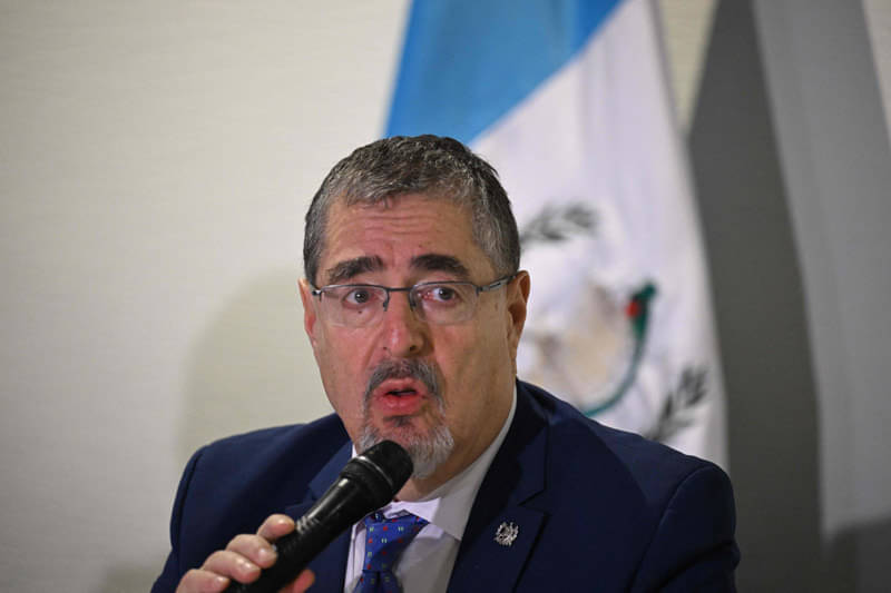 Bernardo Arevalo menangguhkan kemenangannya dalam pemilihan Presiden Guatemala atas dugaan kecurangan.