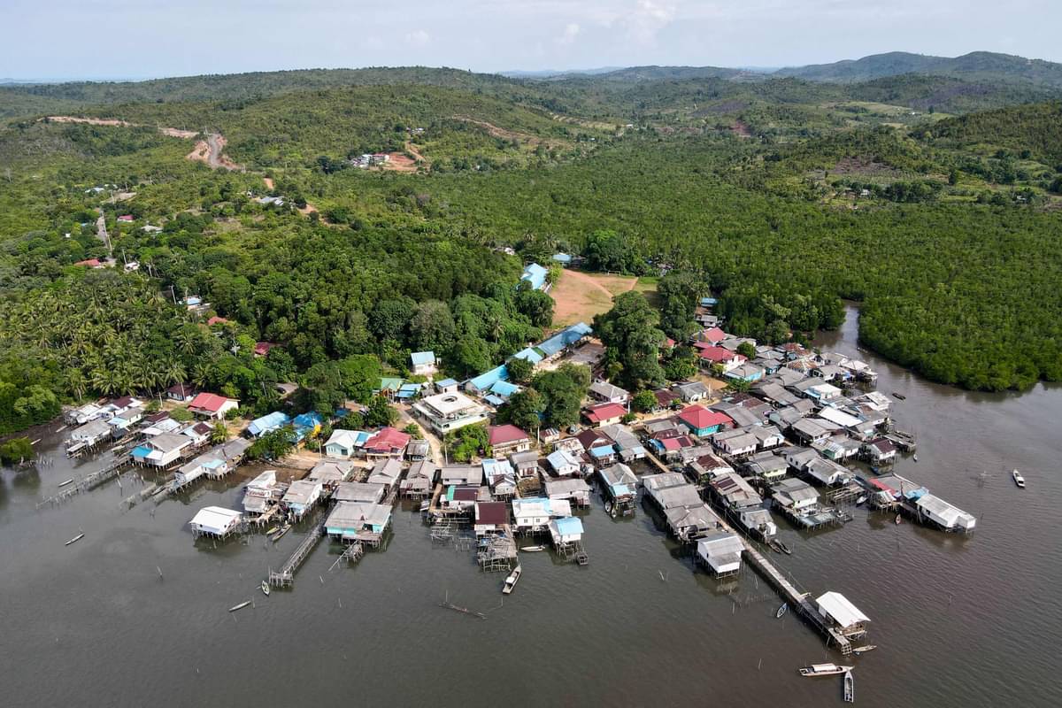 Foto udara Desa Monggak di Pulau Rempang, Batam.