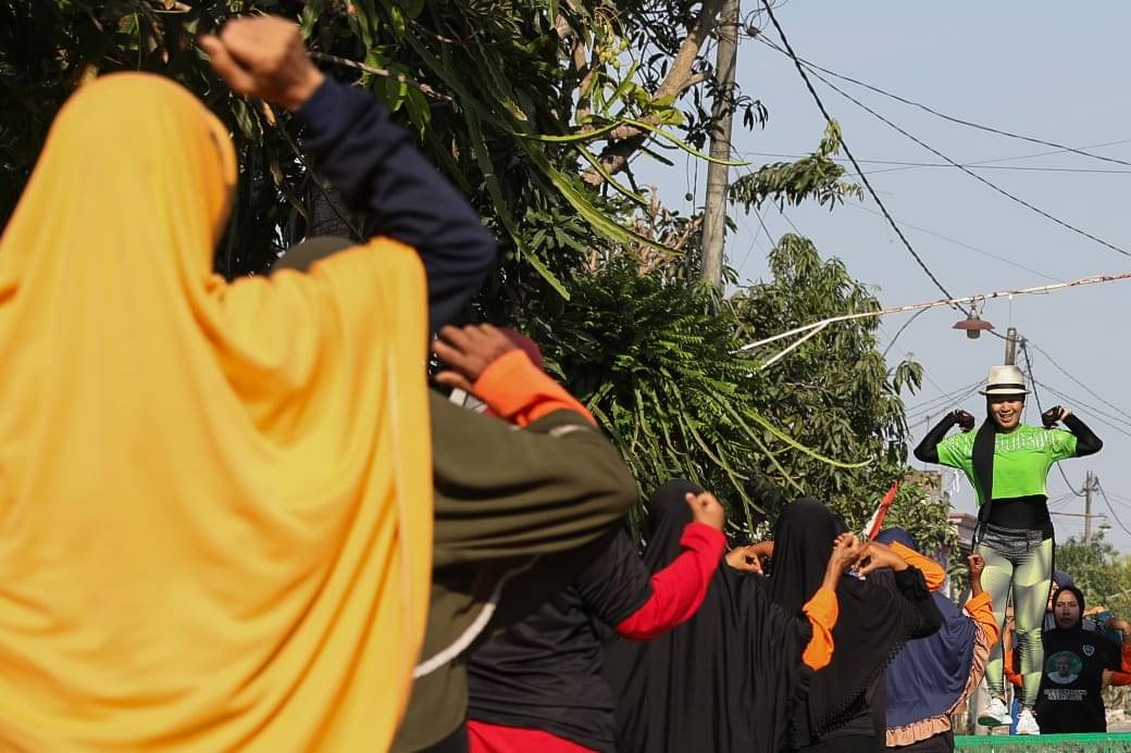 Senam bersama yang digelar Kowarteg Indonesia di Lamongan, Jatim