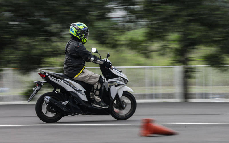 Bagi pemilik Honda Vario, di sini letak nomor rangka dan nomor mesin kendaraan anda.