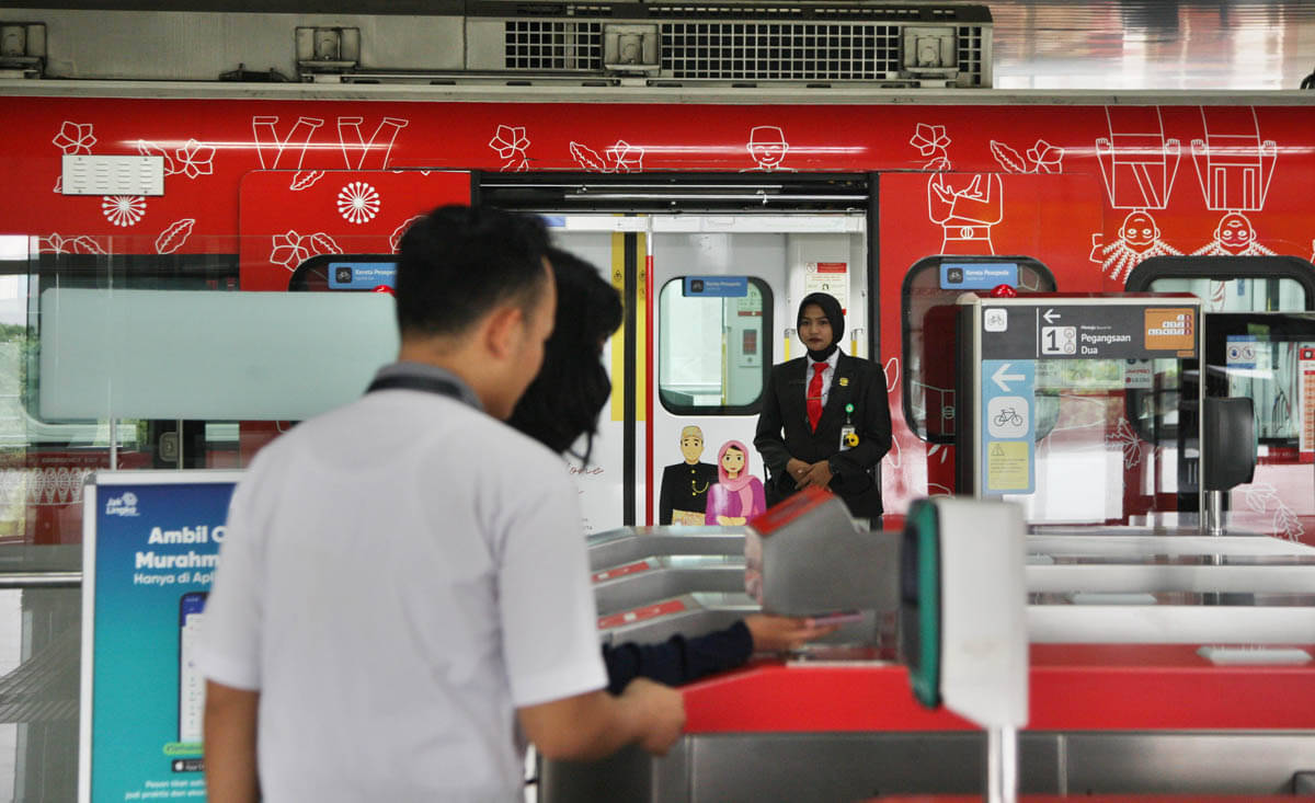 Pembangunan LRT Jakarta fase 1B sudah dimulai dan diharapkan dapat mempermudah mobilitas masyarakat menggunakan angkutan umum di Manggarai.