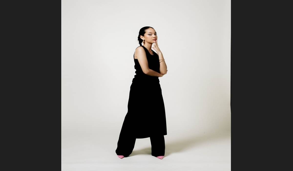 Hillari Berduet dengan Rini di Single Loyal