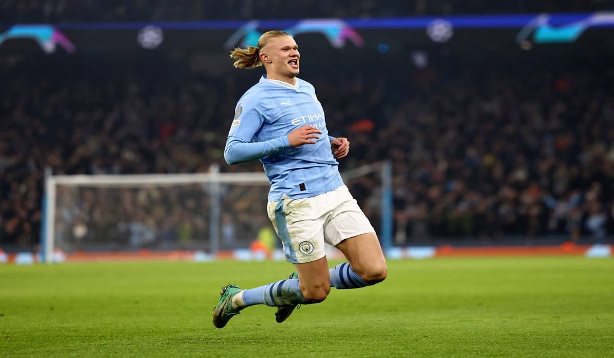 Penyerang Manchester City Erling Haaland melakukan selebrasi usai mencetak gol ke gawang Young Boys di laga Liga Champions.