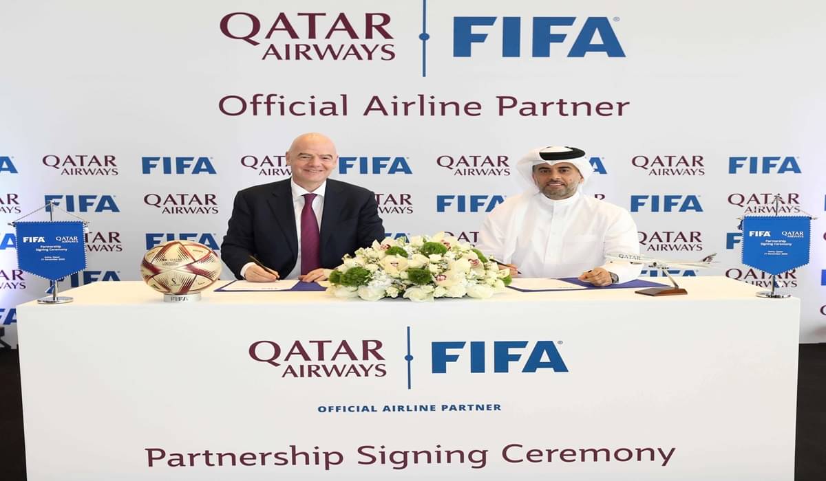 Penandatangan kerja sama antara Qatar Airways dan FIFA.