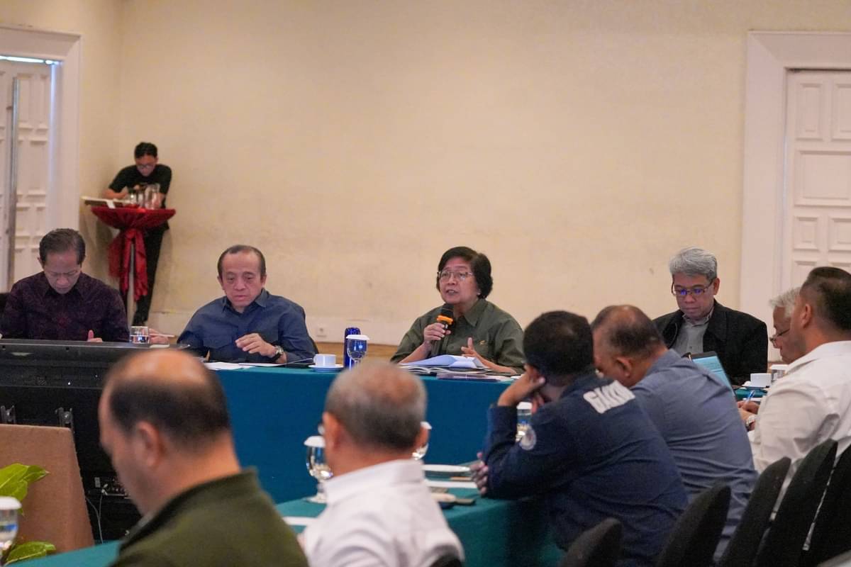Menteri LHK Siti Nurbaya memimpin Rakernis operasional PP Nomor 27 Tahun 2023 di Balikpapan, Kaltim, Rabu (1/11).