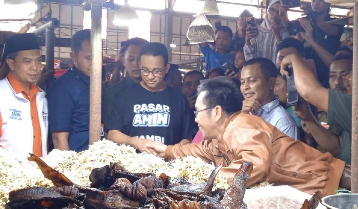 Atasi Modal Dagang, Anies Tawarkan Bentuk Koperasi kepada Ribuan Pedagang Angso Duo