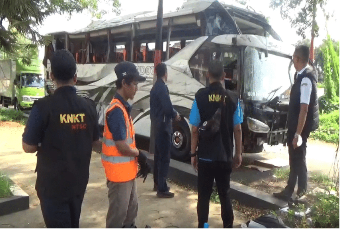 KNKT Selidiki Kecelakaan Maut Bus Handoyo di Tol Cipali