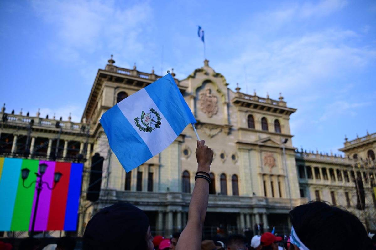 Upacara pelantikan presiden terpilih Guatemala, Bernardo Arevalo, mengalami penundaan karena Kongres berdebat.