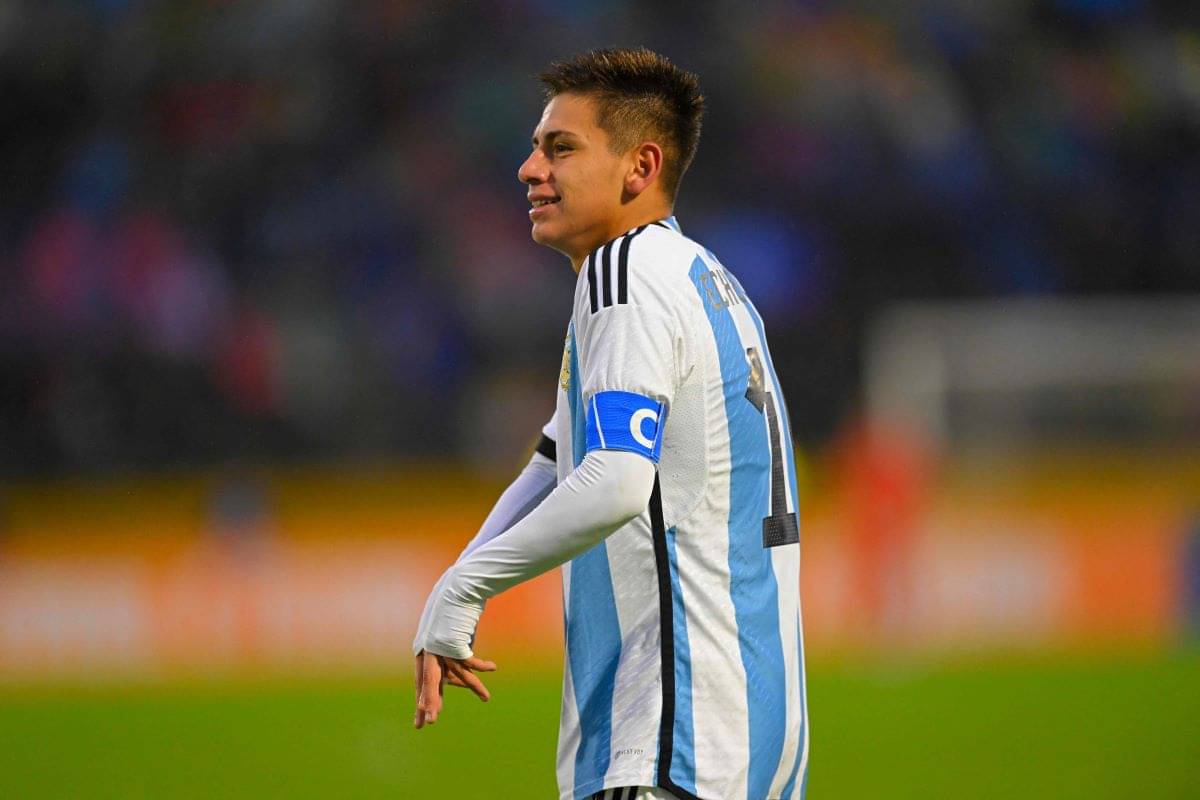 Pemain muda Argentina Claudio Echeverri