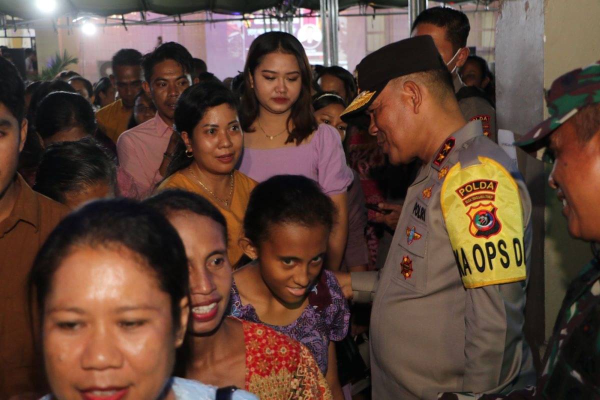 Kapolda NTT  Irjen Daniel Silitonga mengingatkan seluruh kapolres dan kapolresta tidak menilap dana Operasi Mantap Brata.