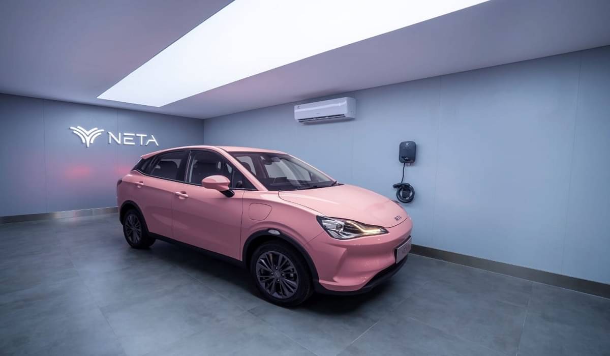 Mobil listrik NETA V