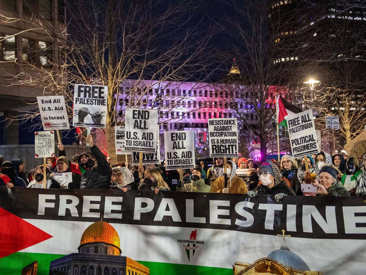 Demonstran pro-Palestina mengadakan protes di Boston, Massachusetts, AS, pada 31 Desember 2023.