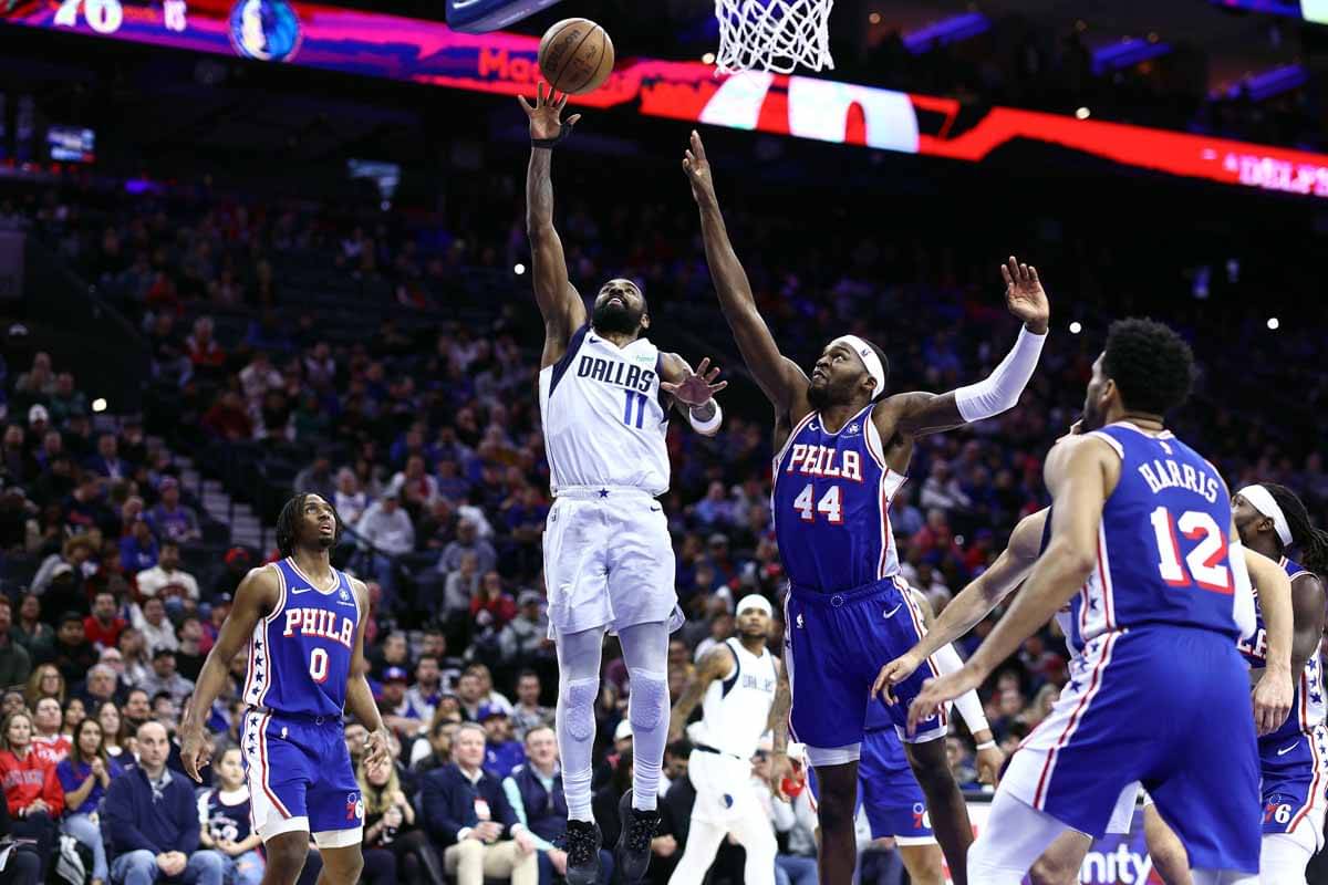 Kyrie Irving mencetak 36 poin, membawa Mavericks mengalahkan Brooklyn Nets 119-107. 
